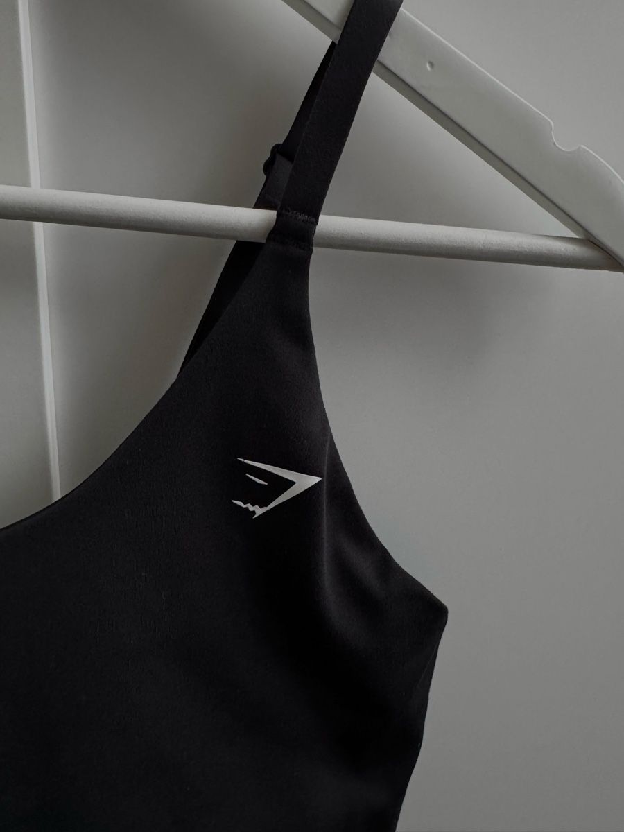 Gymshark Tops: Gymshark Top schwarz S – D'occasion à Winterthur par vic_1256 1