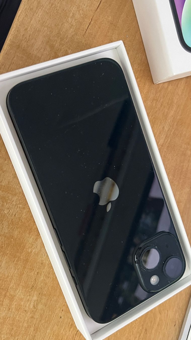 Apple Telefoni cellulari / Smartphones: iPhone 14    A2882 (2022) – Usato da Uster venduto da Ixus63