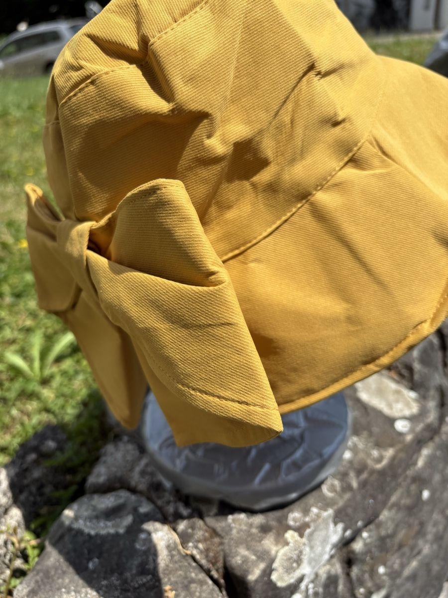 Chapeaux, bonnets & casquettes: Toller Sonnenhut mit Schleife – Neuf avec emballage d'origine à Zürich par venusandmars 2