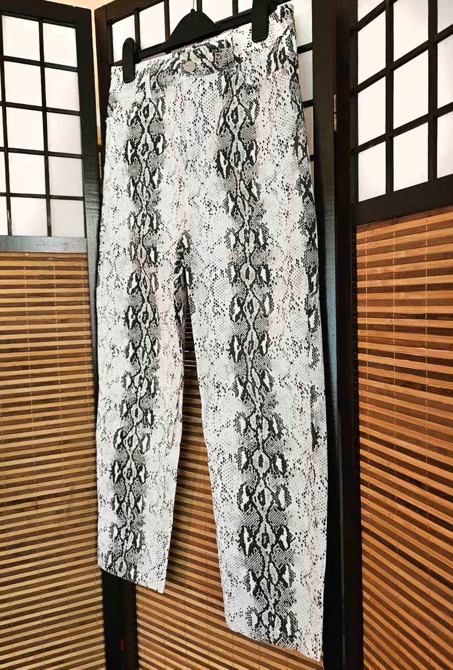 Pantaloni: ALLES ab 5 bis 30 Fr. Sommerhose – Usato da Zürich venduto da gregart 1