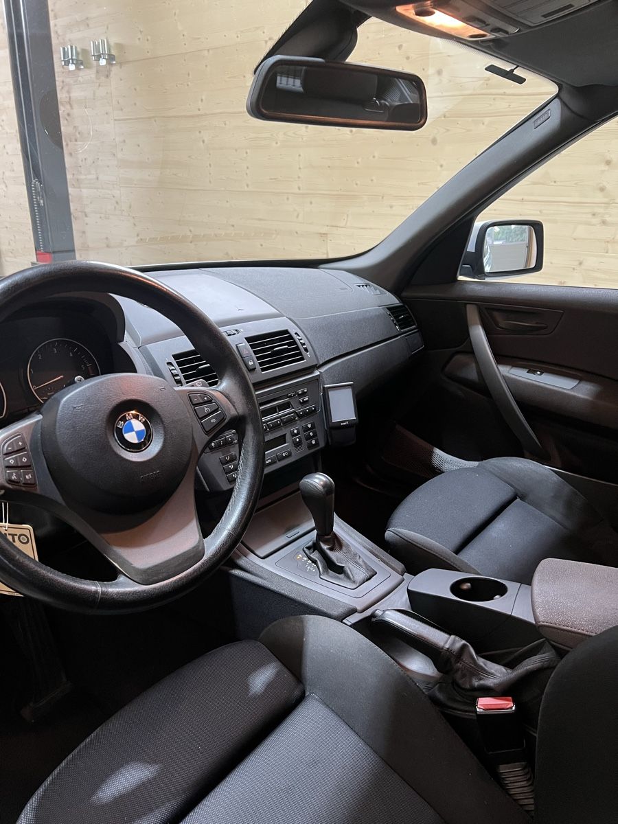 BMW Automobili: Bmw x3 3.0d Automat  – Usato da Thayngen venduto da Kevin1505 5