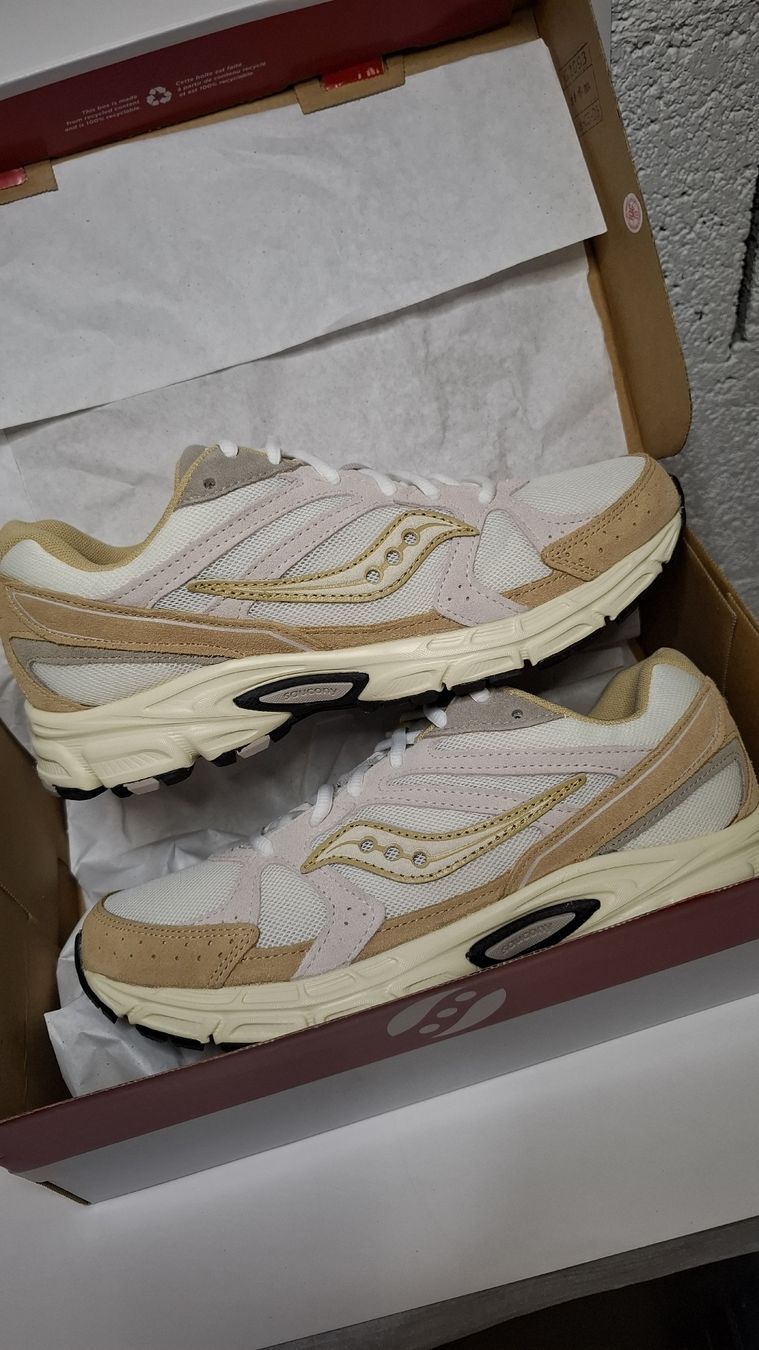 Saucony Scarpe da uomo: Saucony RideMillenium, couleur crème et beige, taille 44 – Nuovo e nell'imballaggio originale da Le Landeron venduto da rue_k9kg