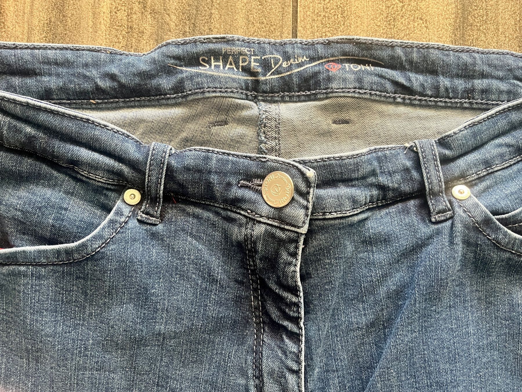 Toni Jeans: Toni Five Pocket- Stretch- Jeanshose, Grösse 40 – Gebraucht aus Strengelbach von Lucaernest 1