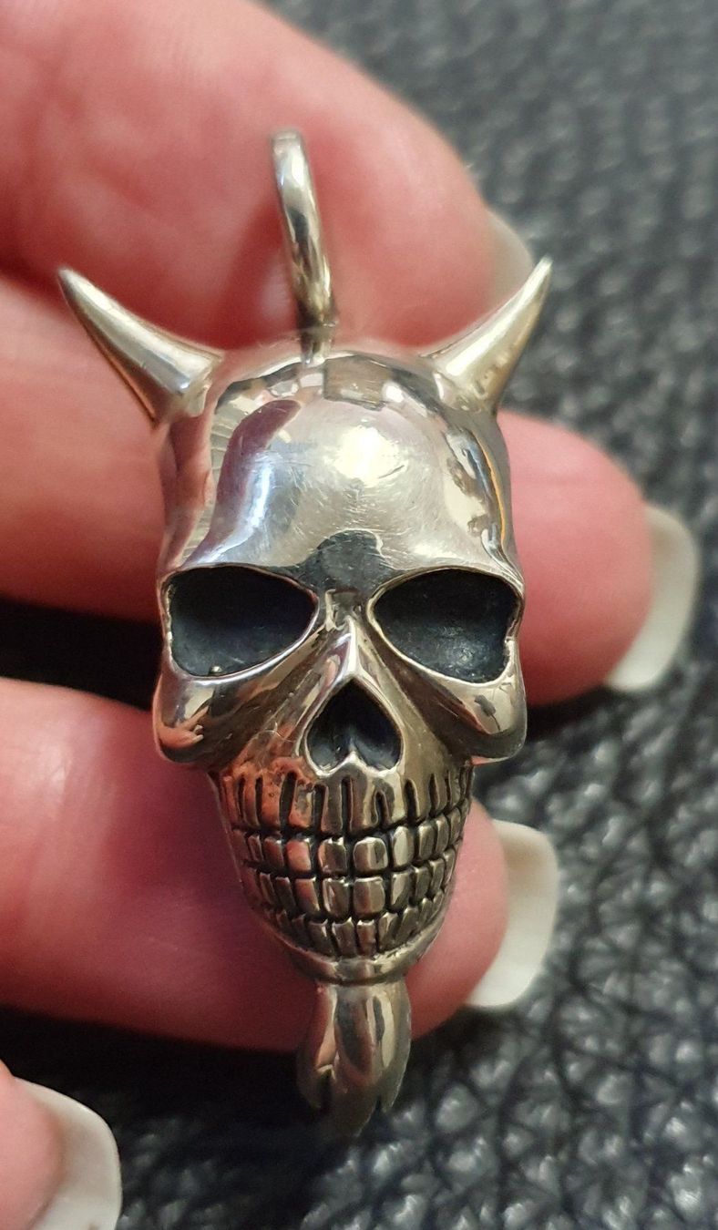 Ciondoli: Neu: Silber Skull Anhänger mit Bärtchen / 925 Silber – Nuovo (secondo la descrizione) da Muri AG venduto da Edlerweiss-Schwarz