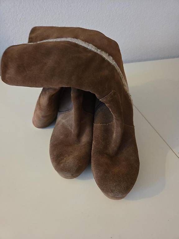 Damenschuhe: Braune Stiefel mit Fell – Gebraucht aus Wallisellen von led_dk26