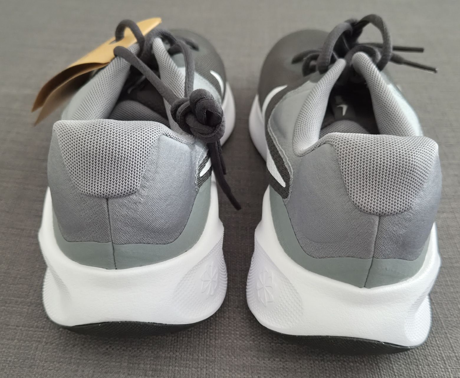 Nike Scarpe da uomo: NIKE SNEAKER  - NEU - GRÖSSE 46 - VERSAND MÖGLICH – Nuovo (secondo la descrizione) da St.Gallen venduto da TyphoonTT 3