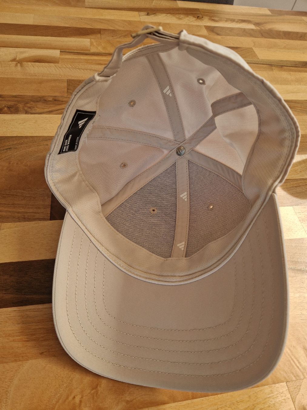 Adidas Copricapi, berretti & cappellini: Hut von Adidas – Usato da Lyss venduto da katelisa 1