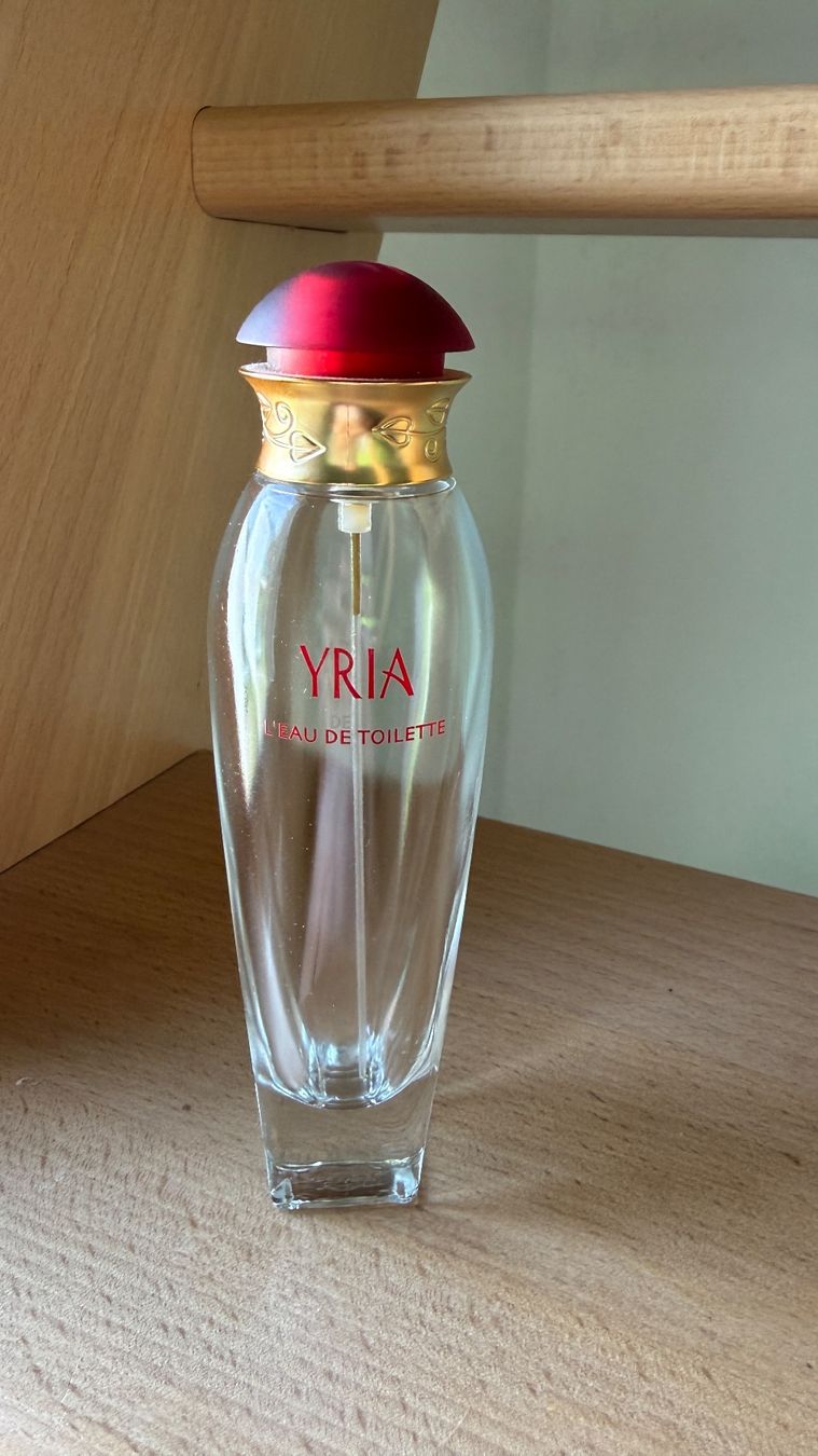 Flaconi: Yria - Flacon vide 50 ml – Usato da Yverdon-les-Bains venduto da _sabrinah_