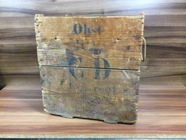 Antike Obst Holztransportkiste gemarkt mit CD Rapperswyl