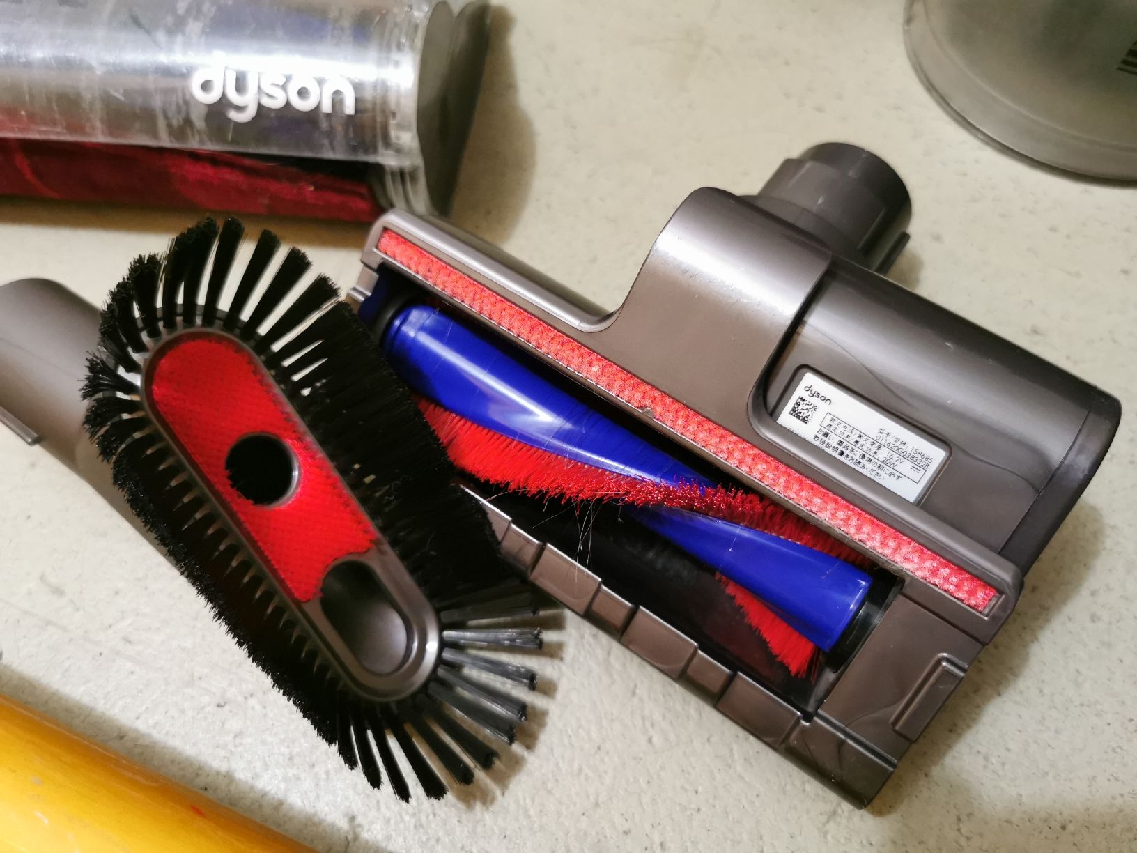 Dyson Aspirapolveri & Accessori: Dyson V8 absolute – Difettoso da Arnegg venduto da michik999 4