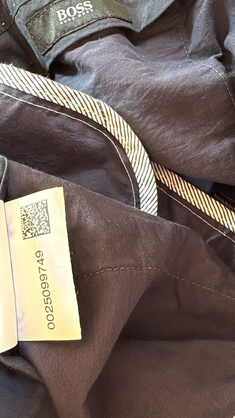 Hugo Boss Hosen: Hugo Boss - Chino - Bleu - Taille 52 – Gebraucht aus Grand-Lancy von alf_8dk7 5