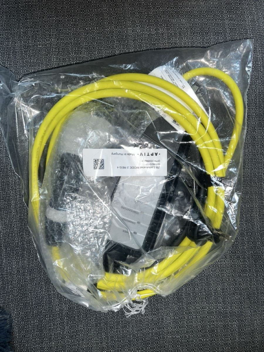 Câbles: APTIV Ladekabel MODE 2 REG4 neu – Neuf avec emballage d'origine à Luzern par LuzernerShop