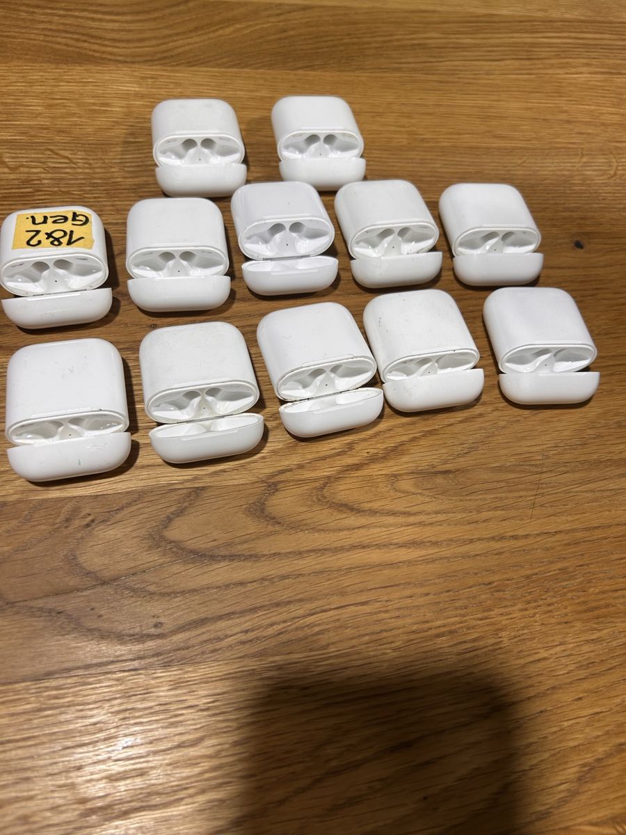 Caricabatterie: AirPods Ladecases 1 & 2 Gen. – Usato da Zürich venduto da jasmin011 1