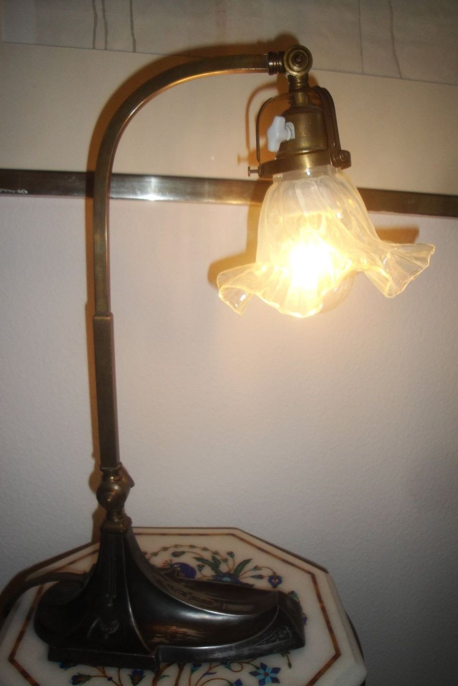 Lampen: Jugendstil Tischleuchte Opalglas – Gebraucht aus Zürich von Paykan 1