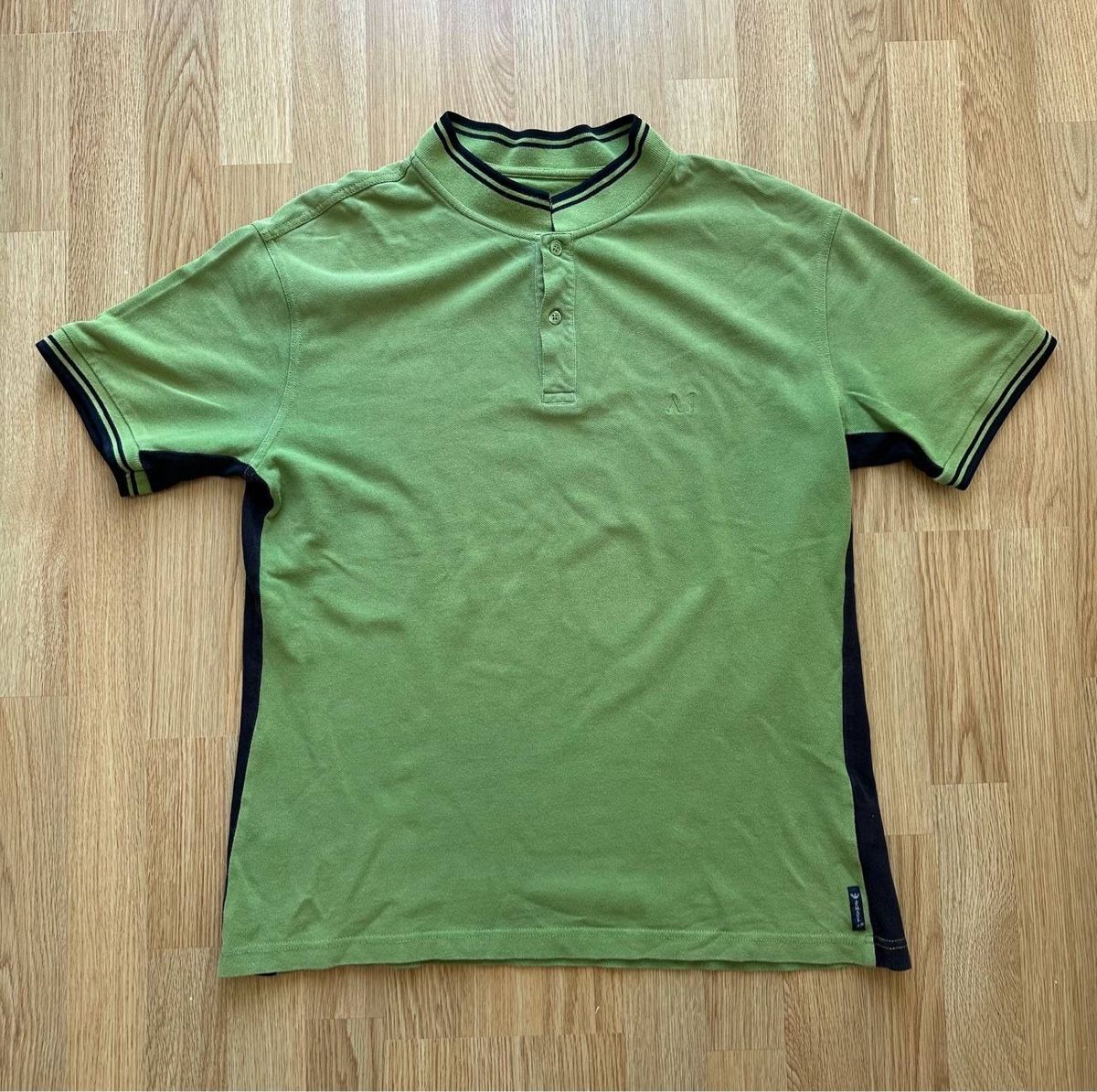Armani T-shirt: Armani T-shirt  – Usato da Pfäffikon ZH venduto da Nataliia.