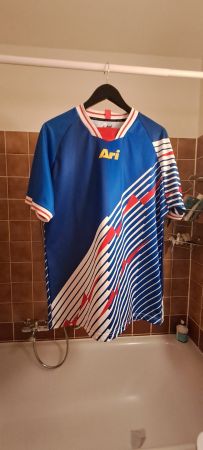 Joli maillot hommage équipe foot japon 1993 par Ari