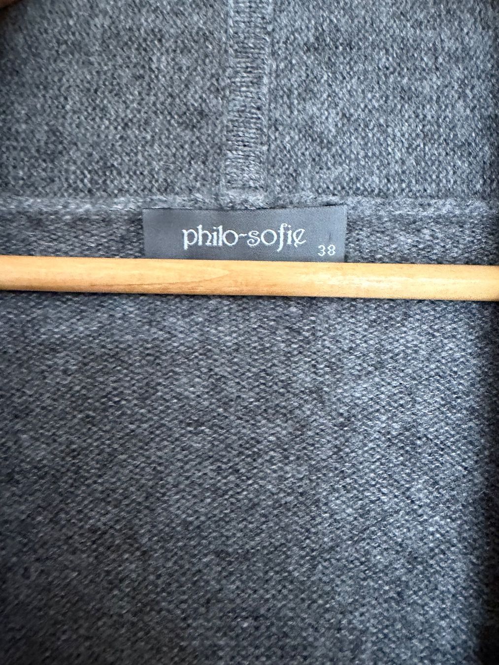 Giacche: Philo-Sofie Kaschmir Strickjacke in Grau Grösse 38 – Usato da Buchs SG venduto da VintageHomeCH 2