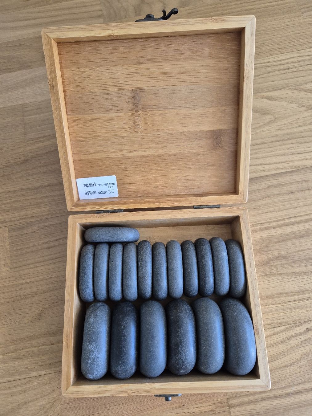 Dispositivi per massaggi: Hot Stone Massage Set mit 18 Basalsteinen – Nuovo (secondo la descrizione) da Bern venduto da JRA_12