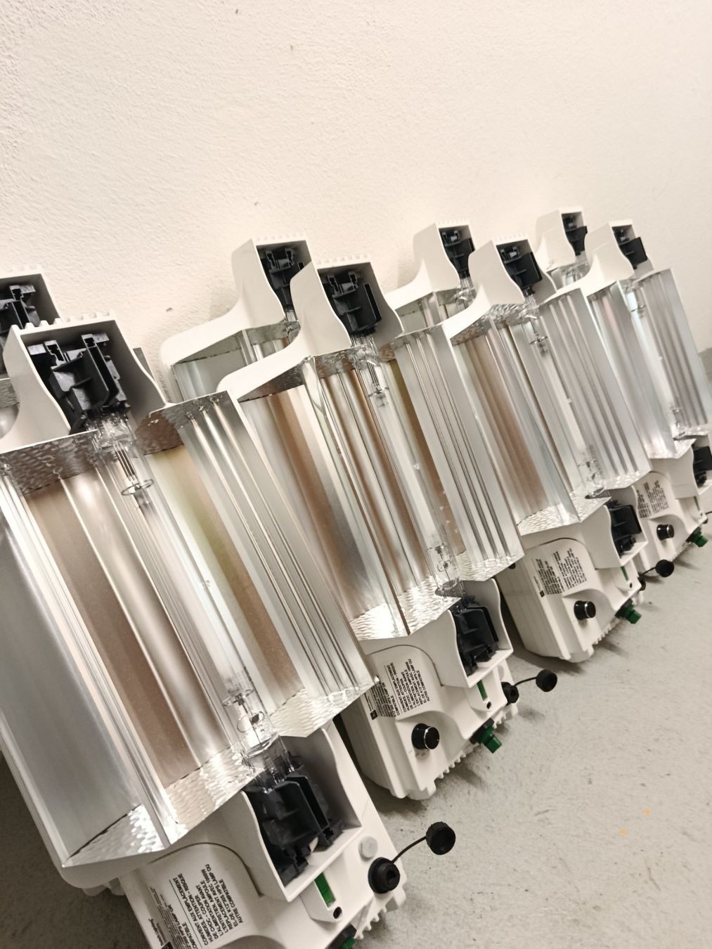 Lampade: 8 x Growlampe 1000 watt – Usato da Zürich venduto da TopMiner