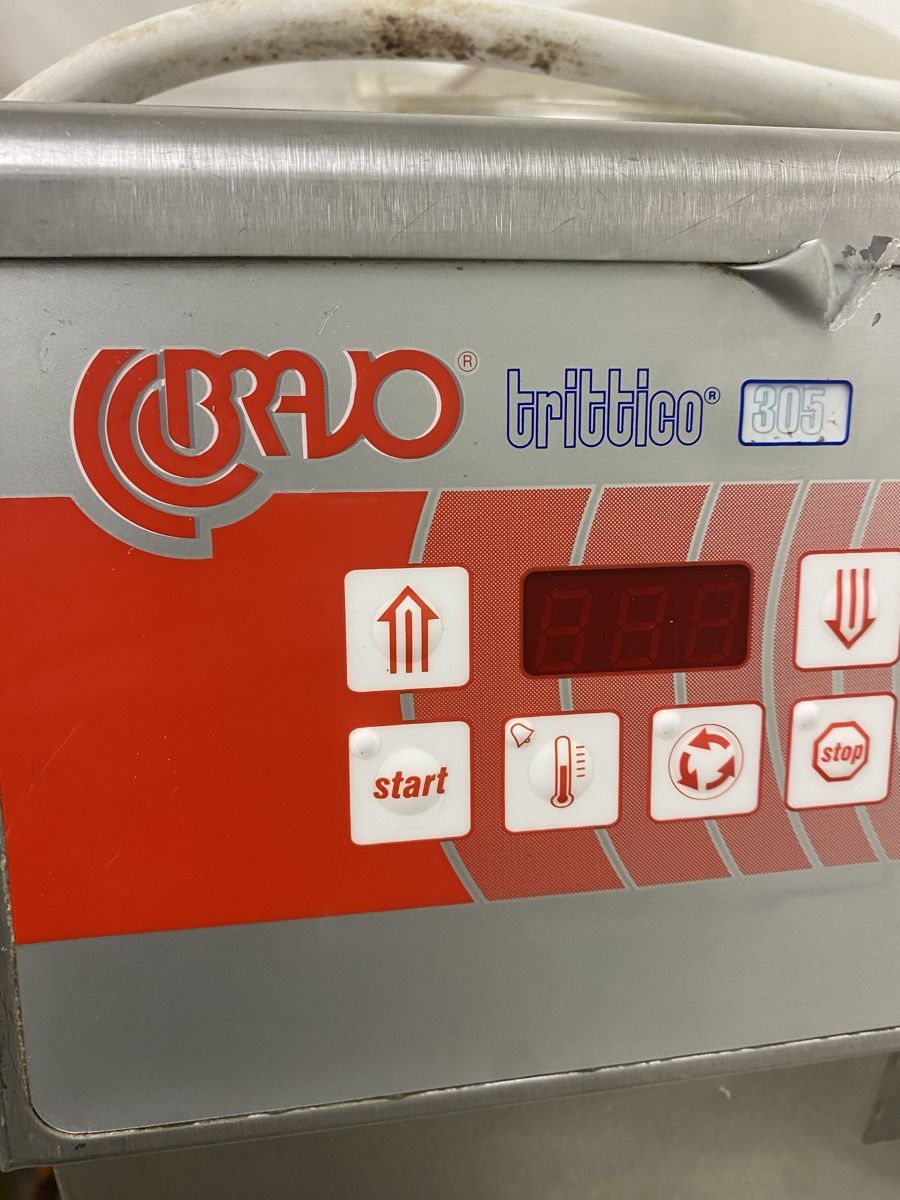 Elettrodomestici da cucina: 2 Eiscrememaschine und eine Schockoladenmaschien – Usato da Dietikon venduto da dia_y8y5 7