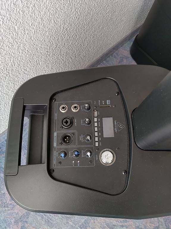 Strumenti musicali: Zu Verkaufen 2 Boxen Beringer C 210 – Usato da Sirnach venduto da flawil2009 2