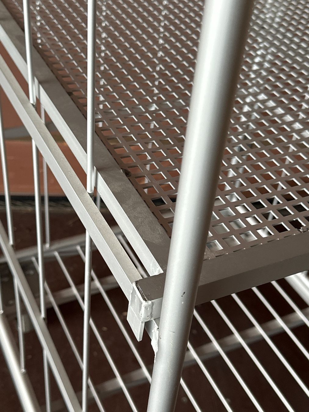 Valigie & Borse: Leichter wendiger Aluminium Rollwagen mit Elastikrollen – Nuovo (secondo la descrizione) da Egolzwil venduto da Arcawa 2