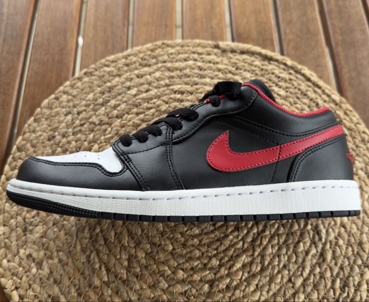 Jordan Scarpe da uomo: Air Jordan 1 Low "White Toe" – Nuovo (secondo la descrizione) da Adliswil venduto da gel_py8l 1