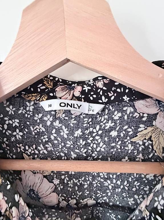Robes: Wickelkleid Grösse 36 – D'occasion à Ebikon par immo-th 2