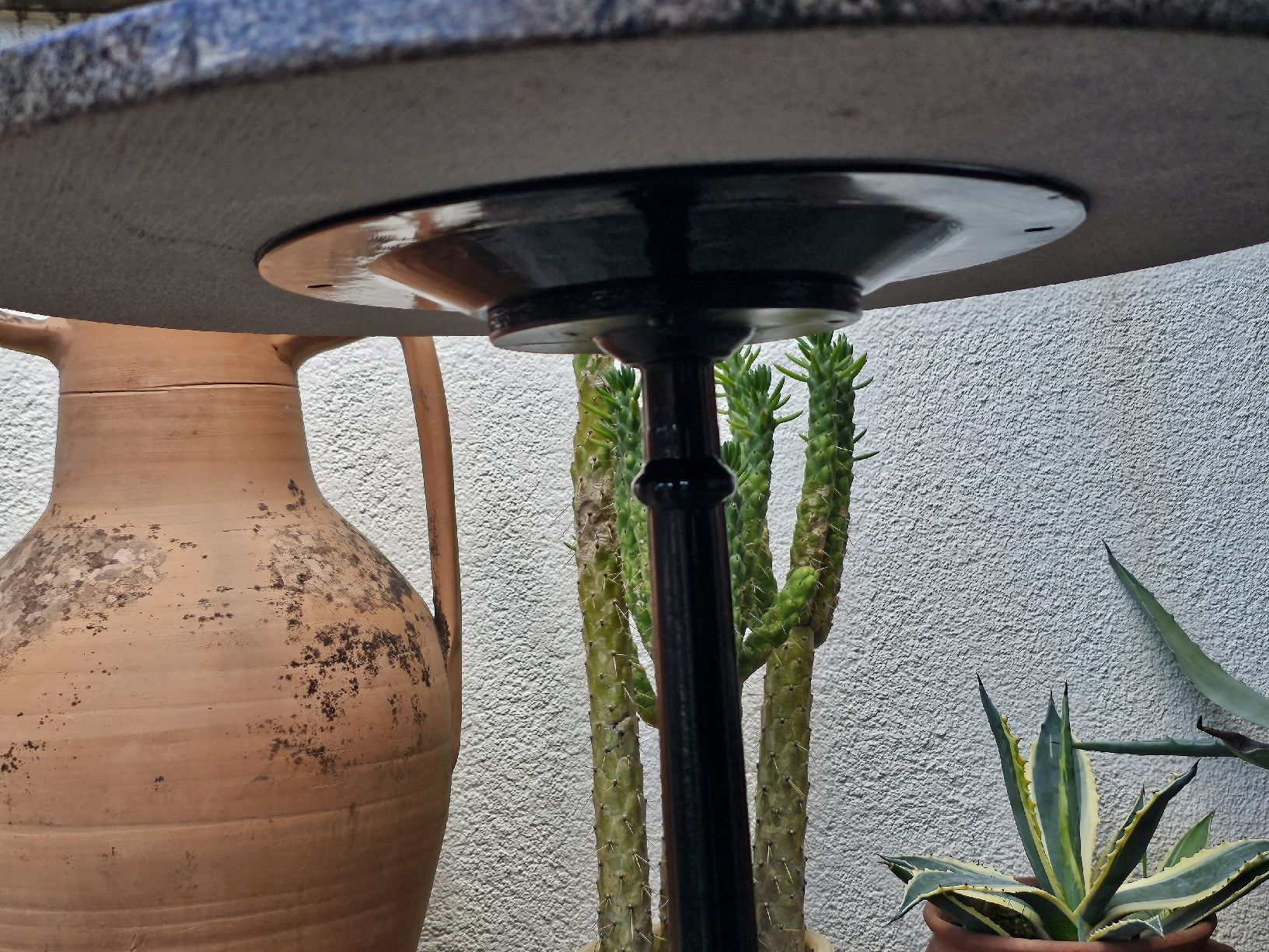 Tavoli: Bistrotisch Granittisch 1 Metallstuhl – Usato da Villnachern venduto da hasta08 7