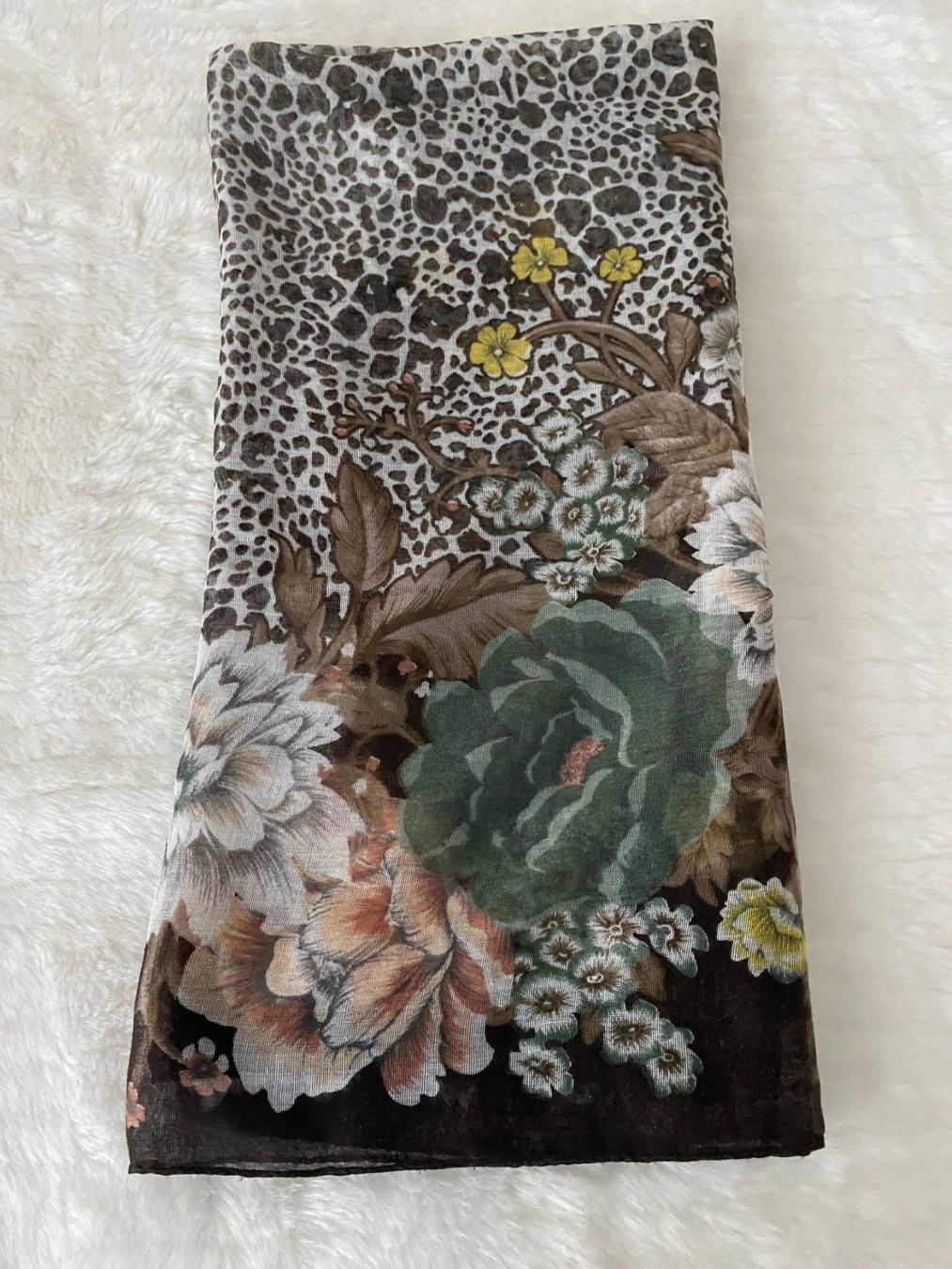Foulards, Tücher & Schals: Foulard – Gebraucht aus Unterterzen von bac_287t