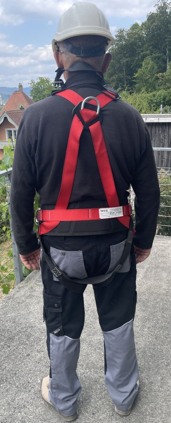 Attrezzatura di sicurezza: Absturzsicherung / Sicherheitsgeschirr – Usato da Lenzburg venduto da Cucaracha15 1