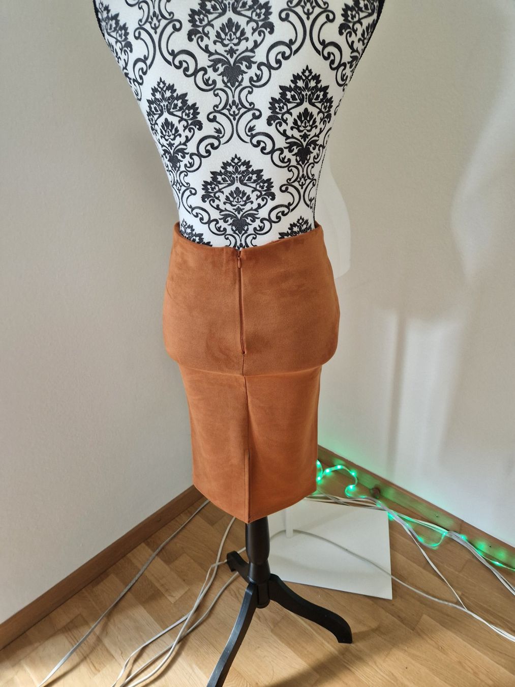 Gonne: Cognac- Wildlederlook - geschrieben als Gr.M eher eine Gr.S – Nuovo (secondo la descrizione) da Glattbrugg venduto da hap_8w8v 2