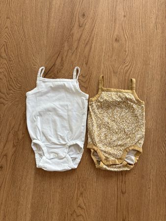 Sommerbodys ohne Ärmel Grösse 56