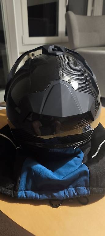 Caschi & visiere: Casque moto en carbone – Usato da Corsier-sur-Vevey venduto da soa_8ktg