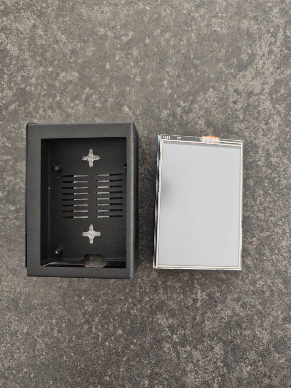 Raspberry Pi PCs: Raspberry PI 5 Case + TFT Touch Bildschrim – D'occasion à Oetwil am See par Dani_Yele