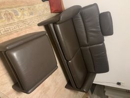 Ledercouch mit Fussablage