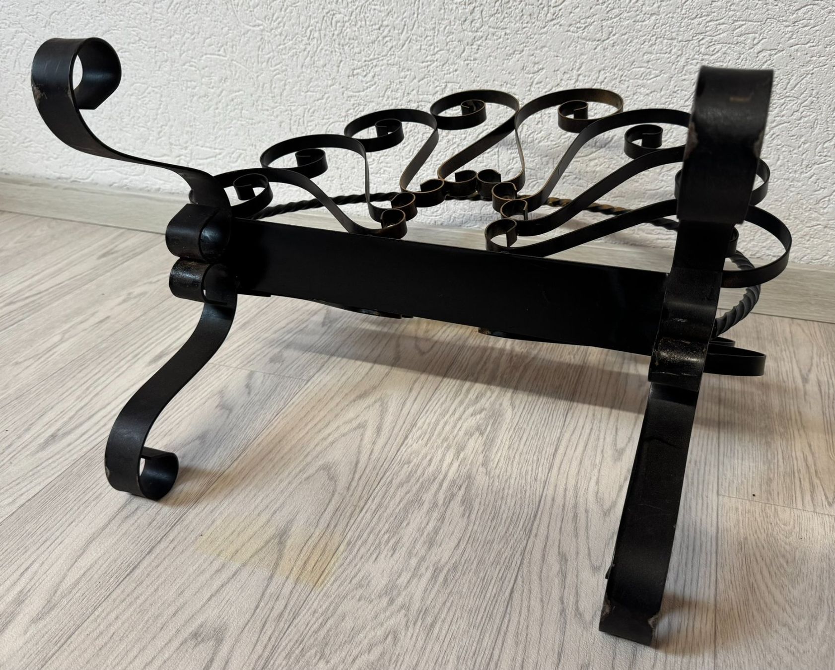 Altro per la casa: Porte-journaux en fer forgé – Usato da Tramelan venduto da lolopat 3