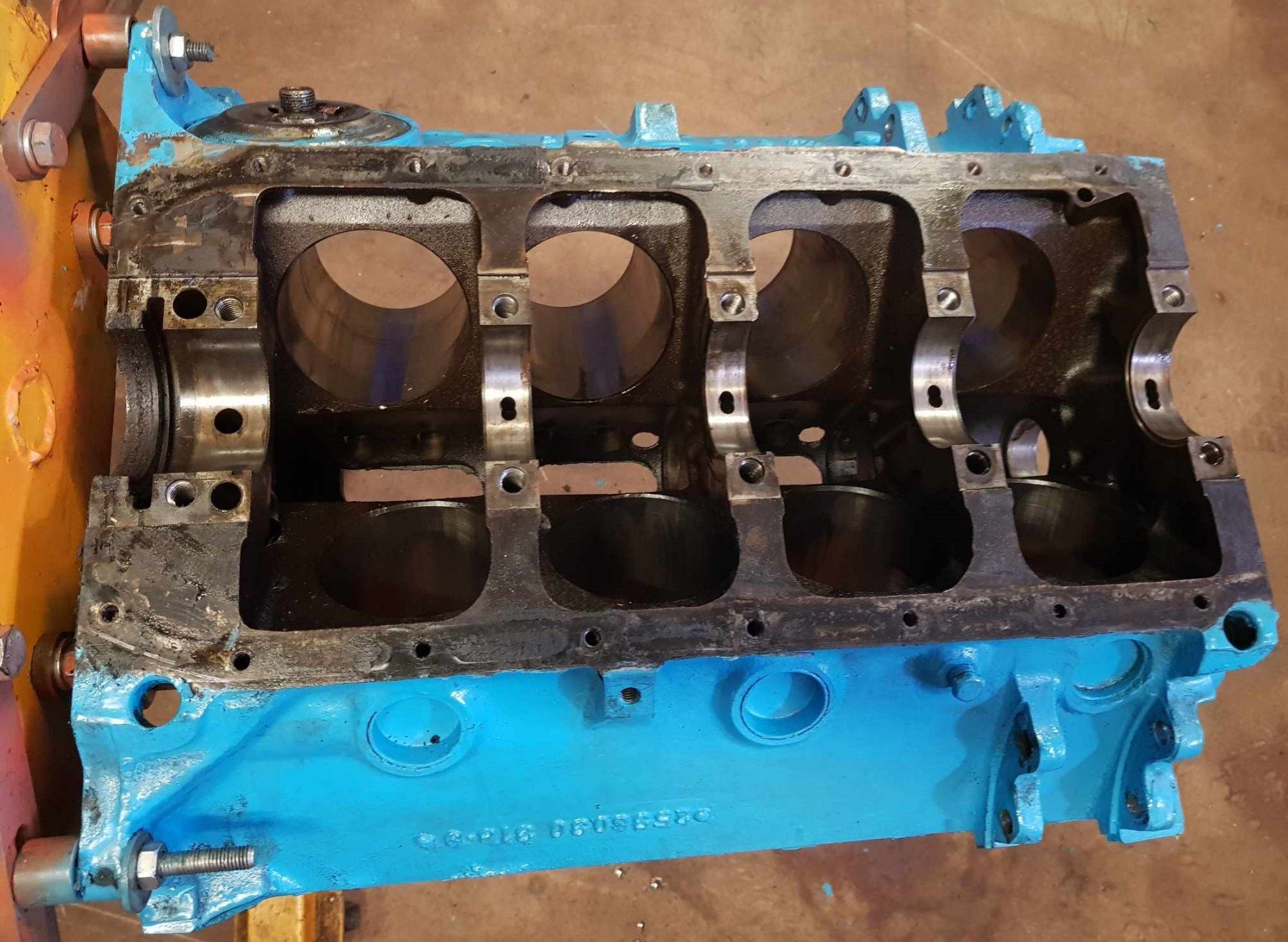 Mopar Motoren: Mopar Small Block 318, Motorblock – Gebraucht aus Niedergösgen von  3