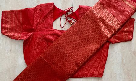 Saree in rot