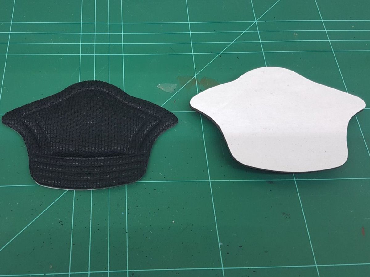 Herrenschuhe: 2pcs Einlegesohlen Patch Fersenpolster Schwarz – Neu und originalverpackt aus Teufenthal AG von boebe071 2