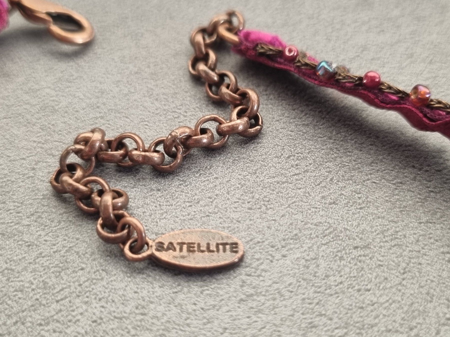 Catenine: Satellite Paris Halskette,  Perlen und Strasssteine – Usato da Lenzburg venduto da freedomky 4
