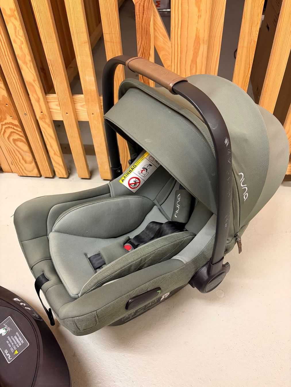 Nuna Seggiolini per auto: Nuna Babyschale pipa NEXT mit Isofix-Basis BASE NEXT – Usato da Steinmaur venduto da muvtec 2