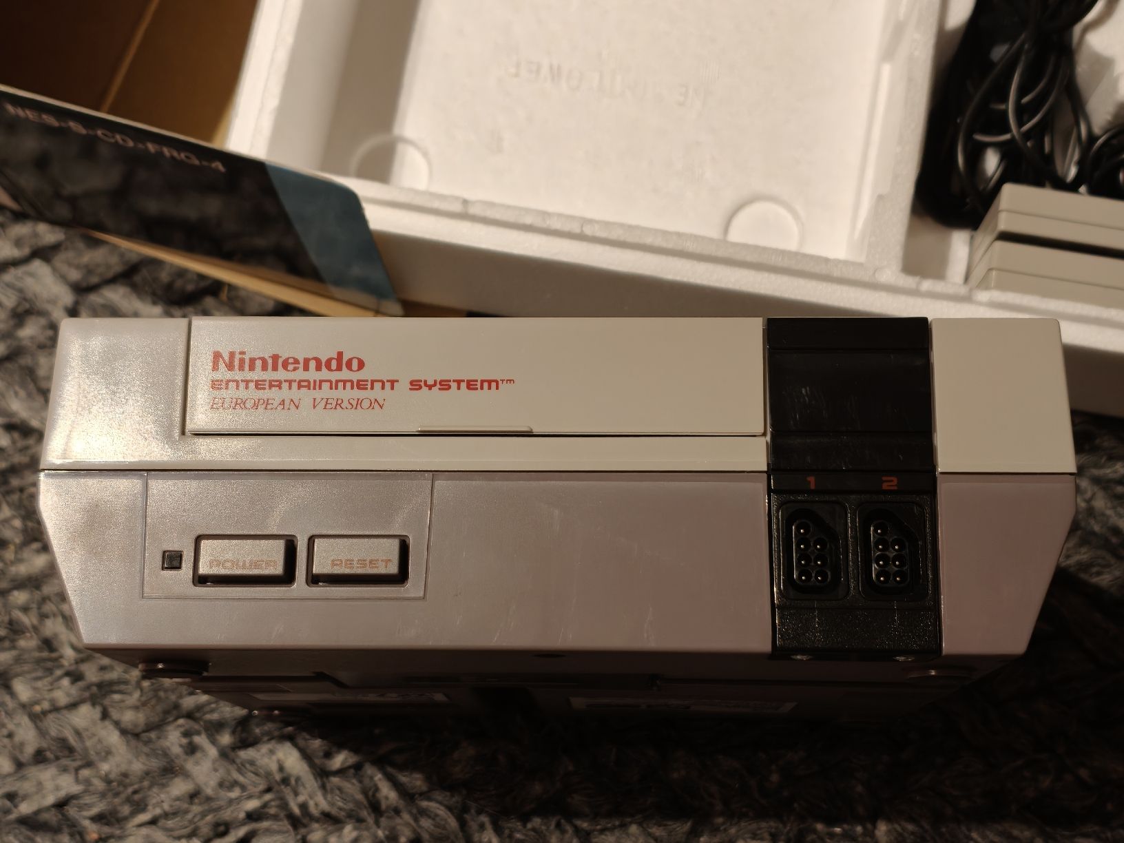 Nintendo Console: Nintendo NES Konsole mit OVP – Nuovo e nell'imballaggio originale da Berg am Irchel venduto da Julienm 3