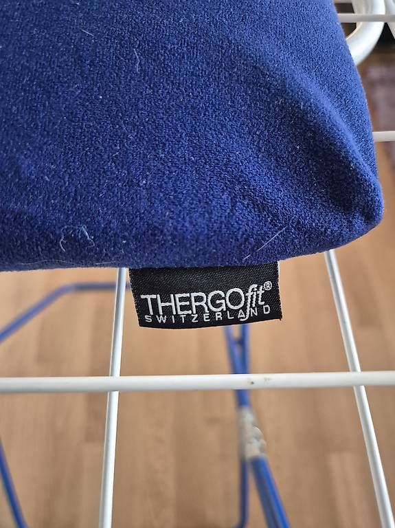 Kissen: Thergofit Sitzkissen Keil – Gebraucht aus Heerbrugg von v_s_88zb 2