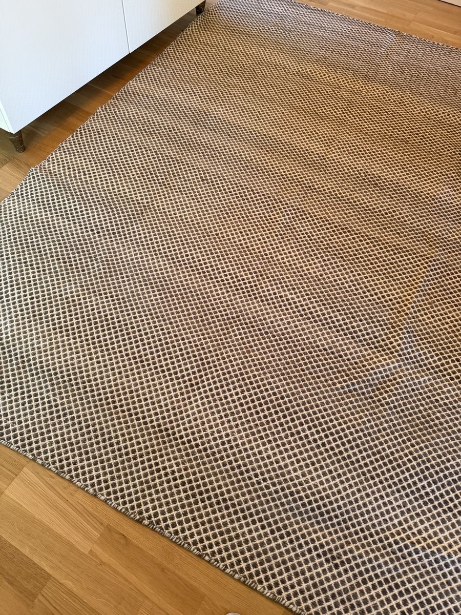 Tapis: Teppich grau weiss quadratisch Muster – Neuf (Voir description) à Zürich par shop_all 1