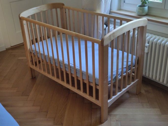 Letti: Babybett mit Matratze – Usato da Bern venduto da phi_j6bb