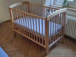 Babybett mit Matratze