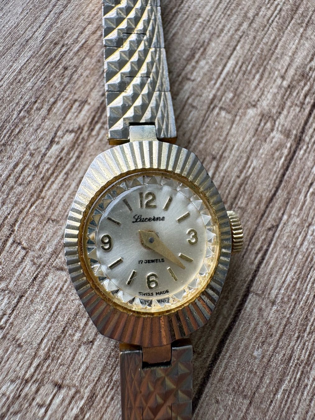 Montres: Damenuhr Lucerne – D'occasion à Schübelbach par S1CH
