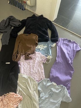 Riesiges Kleiderset für Mädchen, XS-S
