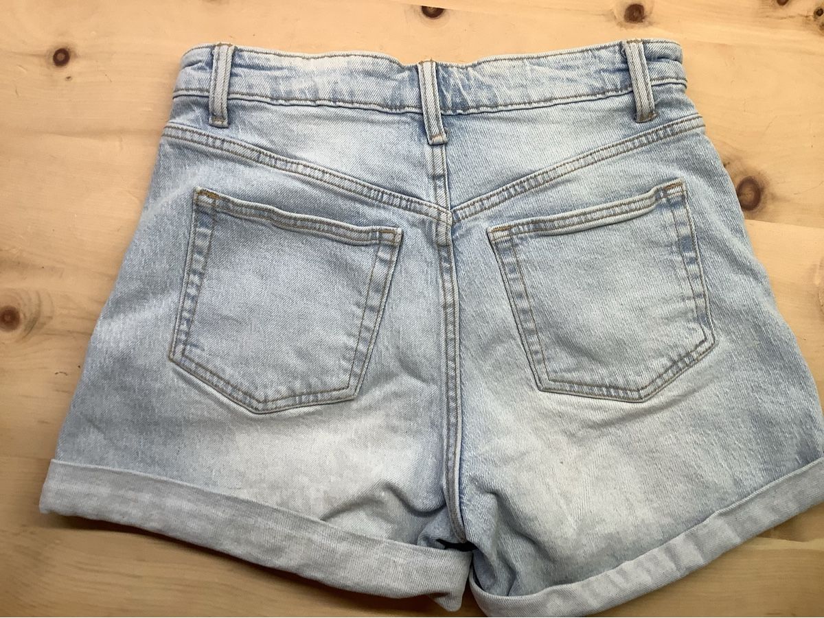 Zara Pantaloni: Zara Jeans Shorts hellblau Grösse 34 – Usato da Egg b. Zürich venduto da coremamo 1